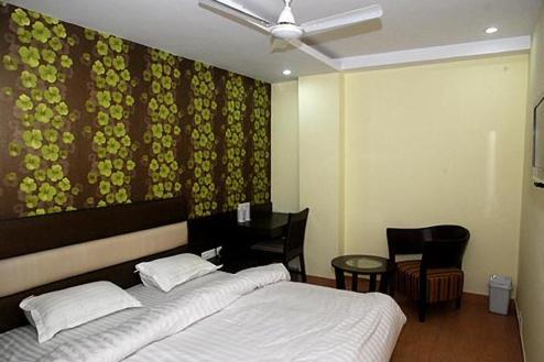 Hotel Crown Royale Dehradun Exterior foto