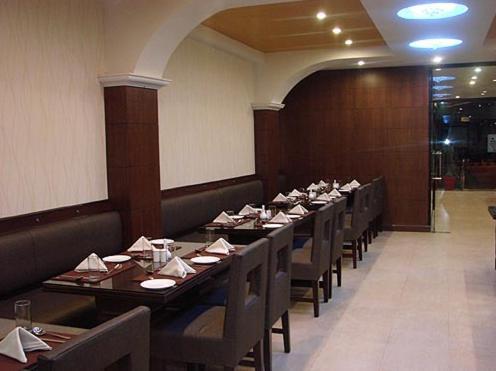 Hotel Crown Royale Dehradun Exterior foto