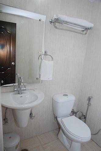 Hotel Crown Royale Dehradun Habitación foto